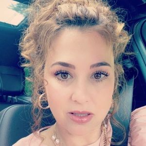 Meet your Posher, Mandy